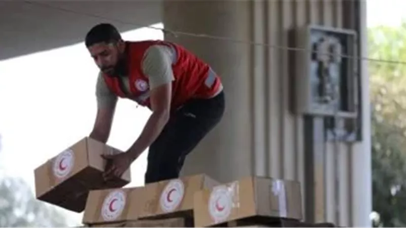 مساعدات الهلال الأحمر