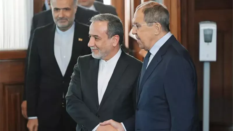 لقاء سابق بين وزير