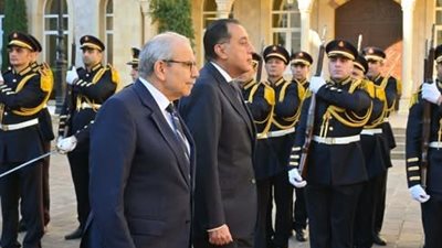 رئيس الوزراء يصل بيروت لبحث ملفات التعاون المشترك