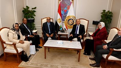 الوزير: تنفيذ محطة بضائع  بميناء دار السلام التنزاني من خلال الشركات المصرية