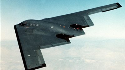 ترامب يكشف سر لحظة ظهور قاذفة القنابل الشبحية B-2 على الرادار