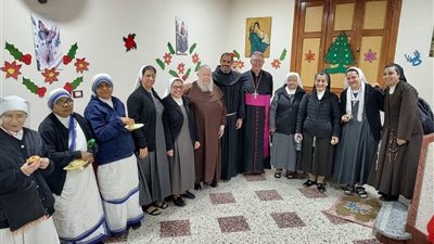 مطران الكنيسة اللاتينية يلتقي الراهبات احتفالا ببدء زمن الميلاد المجيد 