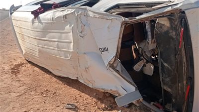 بالاسماء إصابة 13 شخص إثر انقلاب سياره ميكروباص بأسوان 