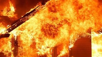 حريق هائل بمخزن أخشاب في المرج ومدير الأمن يتابع الإطفاء ميدانيا 