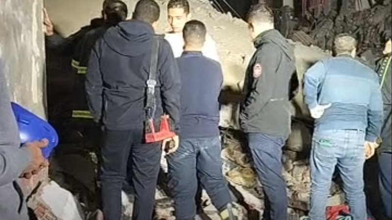 انهيار عقار مكون