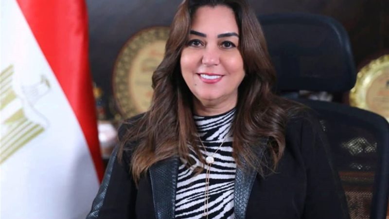  جولة الوزيرة علي