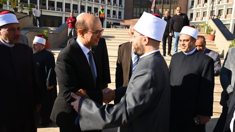 وزير الأوقاف مع رئيس