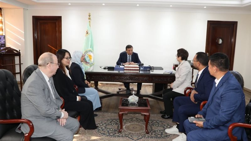 وزير الزراعة يبحث