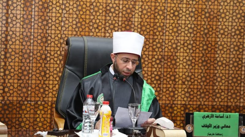 وزير الأوقاف خلال