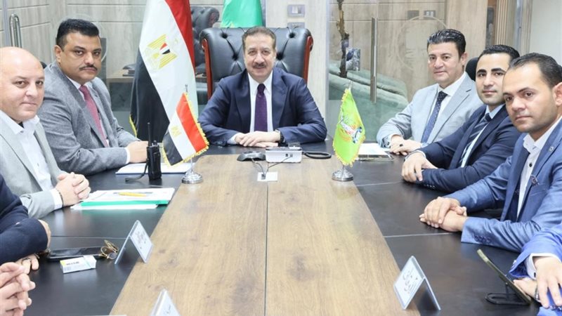 المحافظ أثناء المتابعة