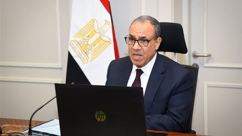 الدكتور بدر عبد العاطي