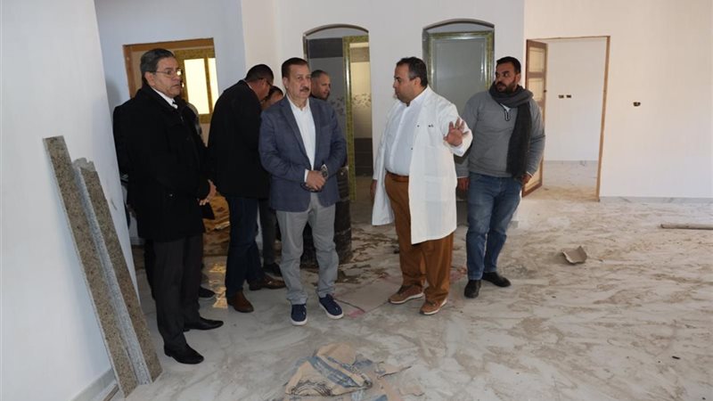 محافظ المنوفية أثناء