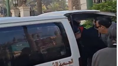 وصول جثمان طارق الأمير إلى مسجد «الرحمن الرحيم» لأداء صلاة الجنازة