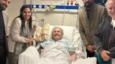 نشر أول صورة للفنان محيي إسماعيل من العناية المركزة