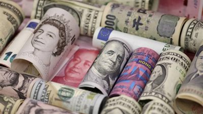 أسعار العملات في البنوك ببداية تعاملات اليوم الخميس 25-12-2025