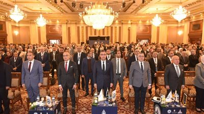 فاروق يترأس الجلسة الحوارية الأولى للمؤتمر تحت عنوان 