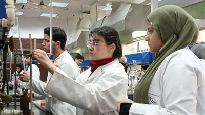 جامعة القاهرة الأهلية: تميز لافت في الامتحانات العملية لطلاب الصيدلة الإكلينيكية