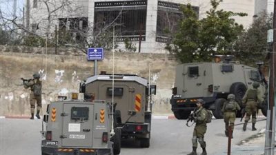 الاحتلال الإسرائيلي يواصل حصار قباطية.. وينفذ مداهمات واعتقالات بالضفة الغربية