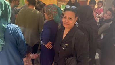 المرأة تتصدر المشهد أمام اللجان الانتخابية في أسيوط