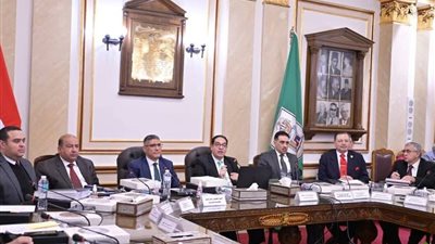 محافظ الجيزة يشارك في الاجتماع الشهري لجامعة القاهرة لمناقشة الملفات التنموية