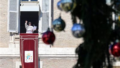 بابا الفاتيكان.. العائلة المسيحية مدرسة للحب وحصن للقيم الإنسانية 