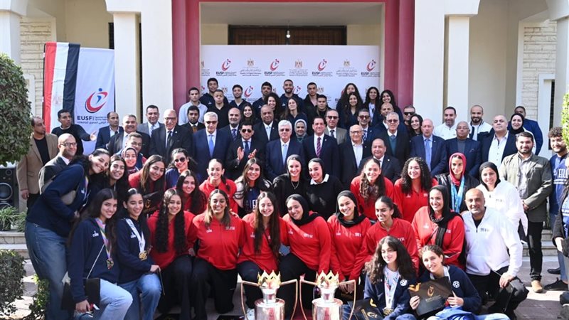 وزير الرياضة والتعليم