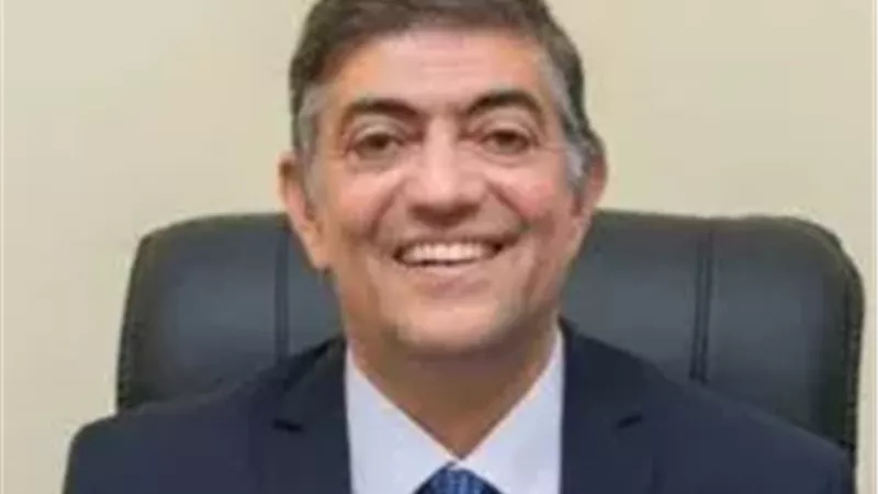 هشام عبد العزيز رئيس