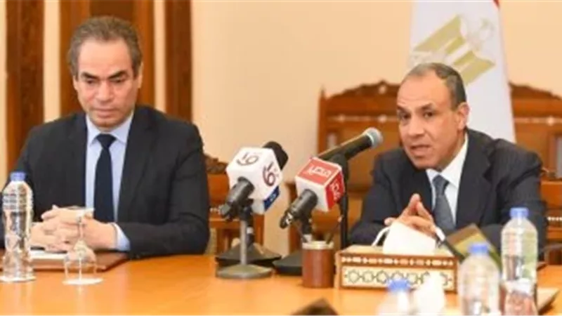 لقاء خاص لوزير الخارجية