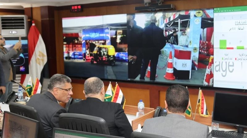 محافظ الجيزة في غرفة