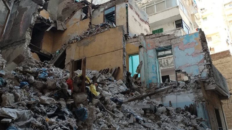 العقار المنهار بحي