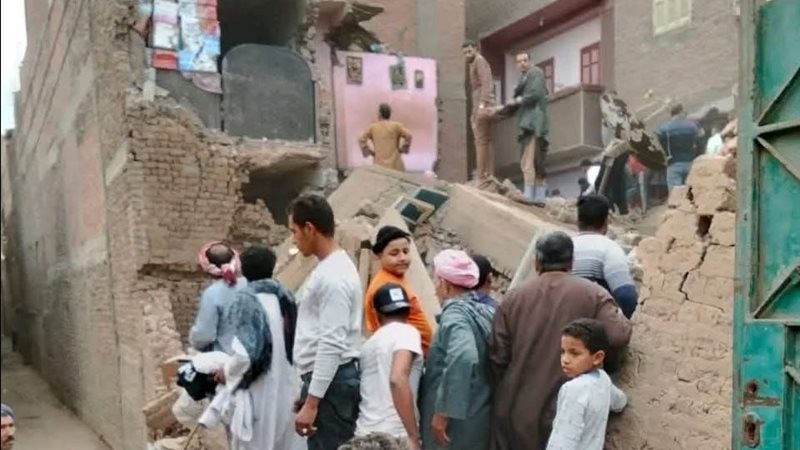 المنزل المنهار 