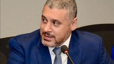 خاص| رئيس حزب مصر القومى ينتقد تصرفات علاء عبد الفتاح ويصفها بالتصرفات الهوائية