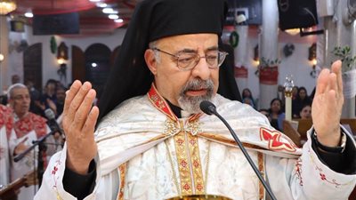 بطريرك الكنيسة الكاثوليكية يحتفل بالعام الجديد بكنيسة العذراء بشبرا