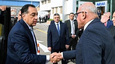 مدبولي يزور مصنع سيماف.. ويشدد على تعميق الصناعة الوطنية