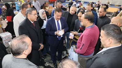  محافظ المنوفية يسلم مساعدات مالية وعينية لــ200 حالة إنسانية للأسر الأولى بالرعاية