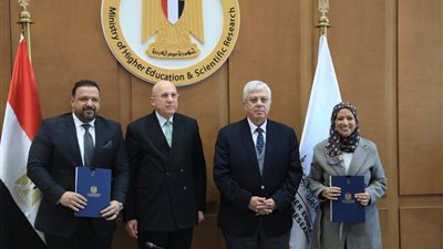 وزير التعليم العالي يوقع اتفاقية تعاون لدعم التحول الرقمي في التدريب الطبي