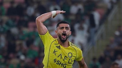 النصر يعود من بعيد و يتعادل أمام أهلي جدة بالشوط الأول 