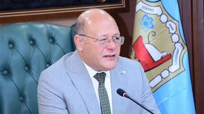 حركة ترقيات واسعة تشمل 1700 من الجهاز الإداري بجامعة سوهاج والمستشفيات 