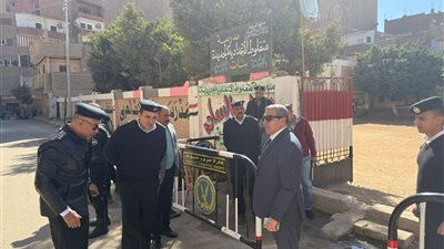 مدير أمن أسيوط يتفقد الخدمات الأمنية بلجان انتخابات الإعادة بمنفلوط