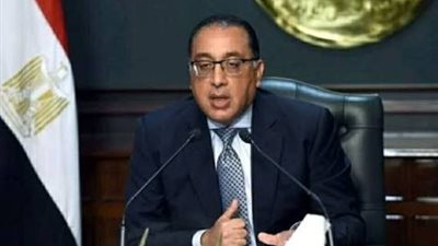 رئيس الوزراء يهنئ البابا تواضروس والمسيحيين بعيد الميلاد المجيد