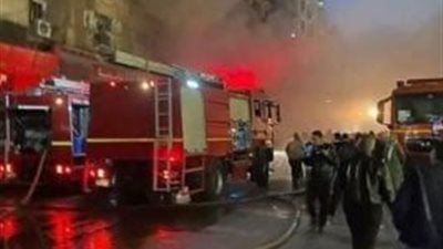 محاولات للسيطرة على حريق بمحل ملابس بالمهندسين.. تفاصيل