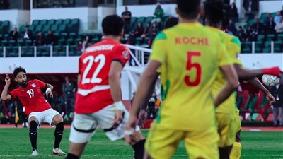 بضربة رأسية.. ياسر إبراهيم يسجل الهدف الثاني لمنتخب مصر أمام بنين بأمم إفريقيا 