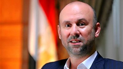 نائب الشيوخ يكشف الجدول الزمني لتركيب السلالم الكهربائية بمحطات مترو الخط الأول