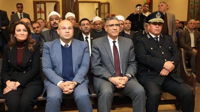 محافظ الجيزة يزور مقر الكنيسة الإنجيلية للتهنئة بعيد الميلاد المجيد 