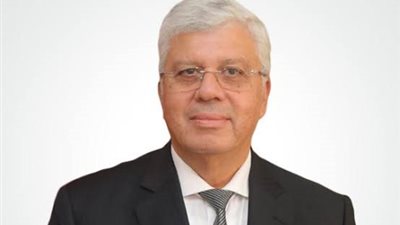 وزير التعليم العالي يهنئ قداسة البابا تواضروس الثاني والأخوة الأقباط بعيد الميلاد المجيد