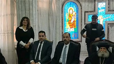 محافظ سوهاج ومدير الأمن يشاركان أطفال 