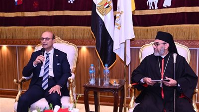 رئيس جامعة أسيوط يشارك الإخوة المسيحيين احتفالات عيد الميلاد المجيد| صور 