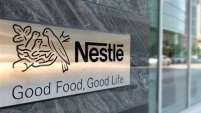 نستله تسحب دفعات من حليب الأطفال لاحتمالية وجود مادة سامة.. تفاصيل