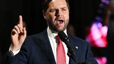 فانس يصف جرينلاند بالعمود الفقري للدفاع الصاروخي العالمي