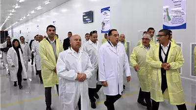 مدبولي يفتتح مجمع مصانع 